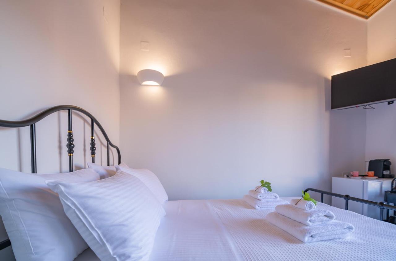 Marthas Delight Rooms Chania  ภายนอก รูปภาพ